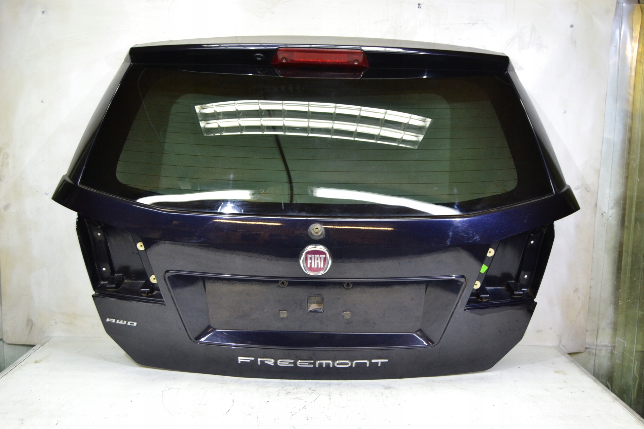 1C95E0F1F - Крышка багажника