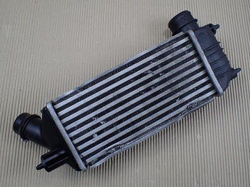 1931F2F63 - Радиатор интеркуллера
