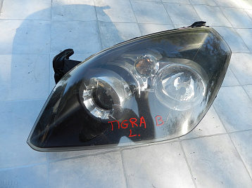 1C930ED32 - Фара левая
