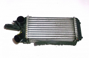 19FA4E60E - Радіатор інтеркулера