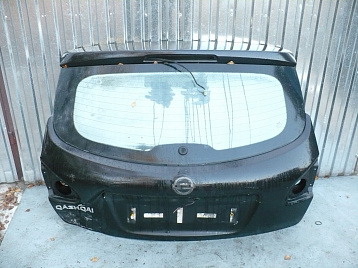2013D65AE - Кришка багажника