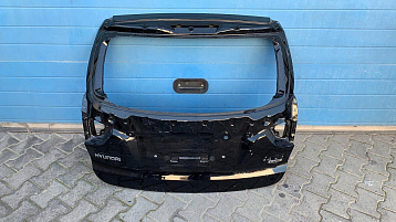 2011DC53A - Кришка багажника