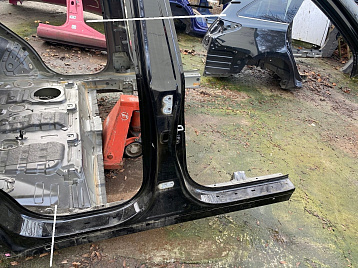 214F4E7DE - Средняя стойка порога правая