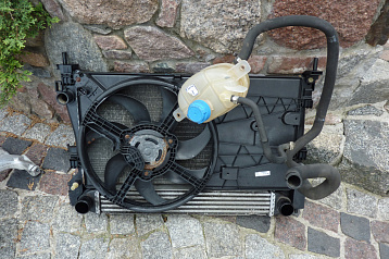 1BE635B00 - Радиатор воды