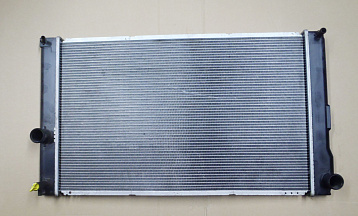 19B0FB30E - Радиатор воды Фото 1