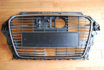 1EF79337D - Решітка радіатора Фото 1