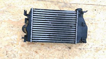 1C0640069 - Радиатор интеркуллера Фото 1