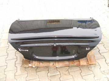 18B0D5F2E - Крышка багажника