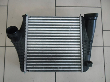 1EB39D158 - Радиатор интеркуллера