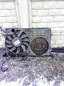 1C214D18B - Радиатор воды Фото 1